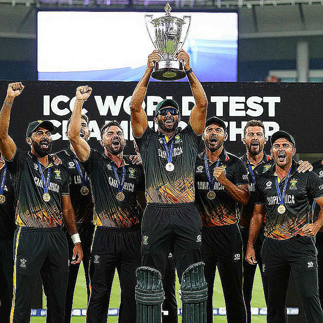 রিলের চক্করে পনেরো বছর: একজন কিশোর তারকার দাম আসলে কোথায় বসে